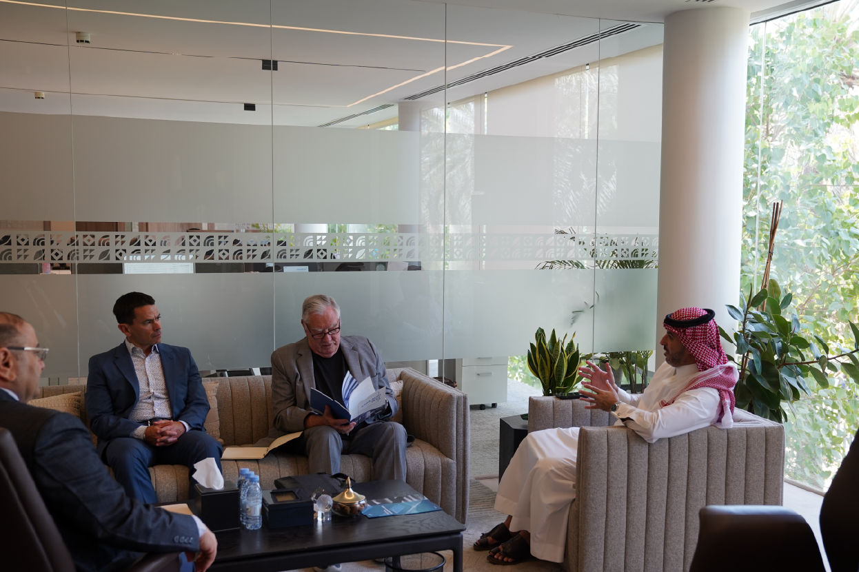 مدير عام المعهد يستقبل البروفيسور بيتر روو استاذ التنمية الحضرية بجامعة هارفرد